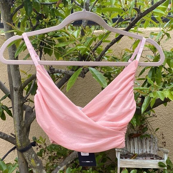 Fashion Nova Flowey Peach Crop Top/Cami. Size XS. NWT - Picture 2 of 7